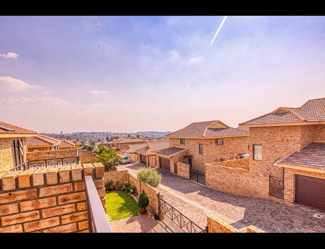 3 BEDROOM DUPLEX SOLD IN NORTH RIDING